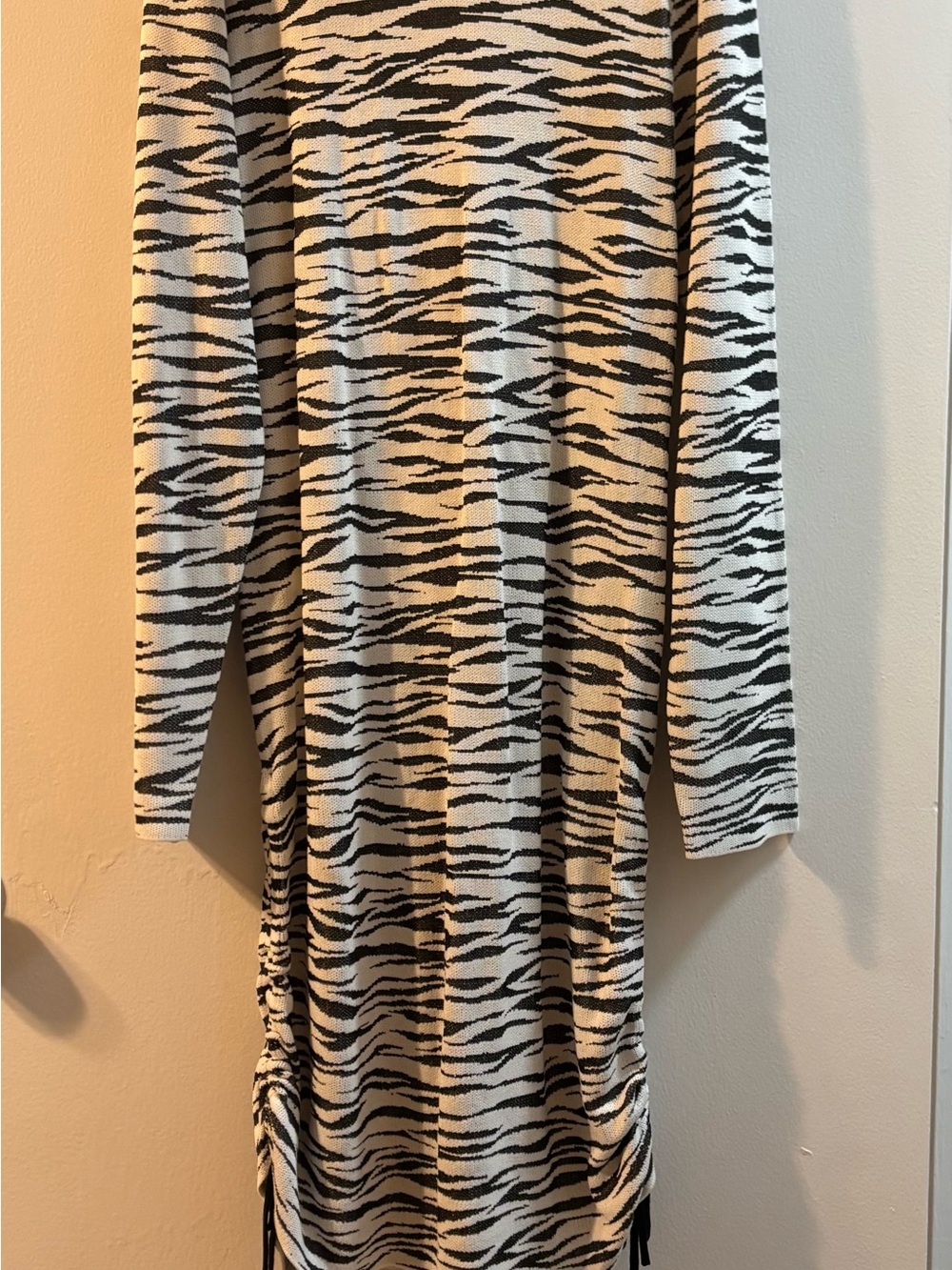 BOLD elements Black & White Zebra-Print Long Sleeve Dress